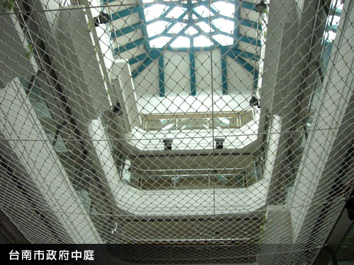 台南市政府中庭-樓梯安全網工程